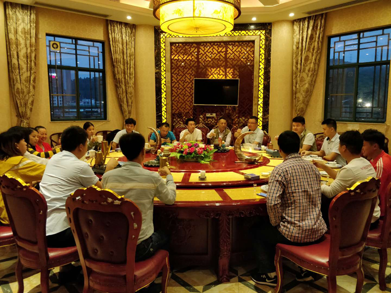齊心協(xié)力，為公司的未來再創(chuàng)輝煌！