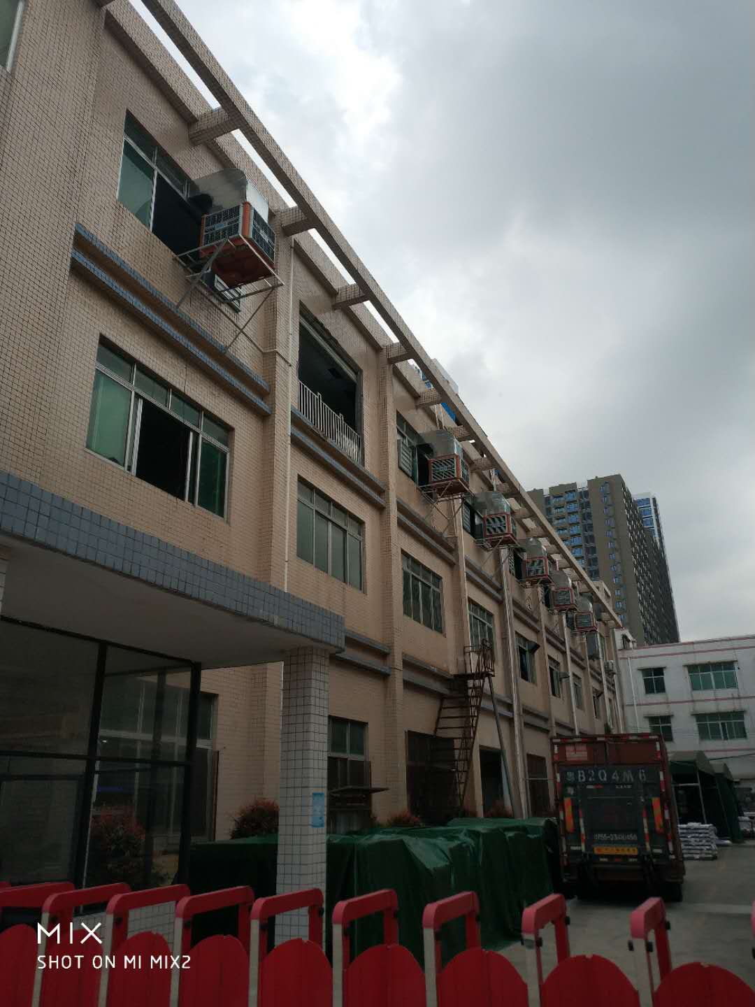 如何給高溫車間通風(fēng)降溫？