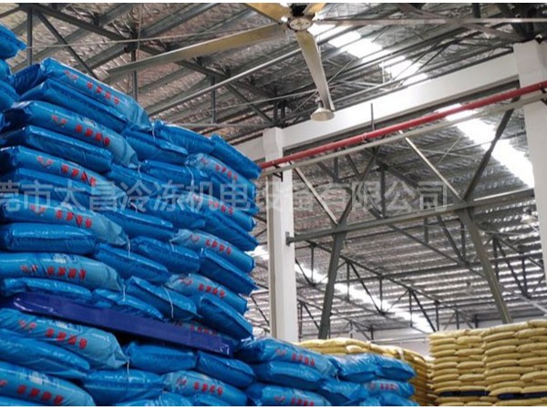 高大空間通風(fēng)降溫一定要用工業(yè)大風(fēng)扇,用了才知道效果這么好！